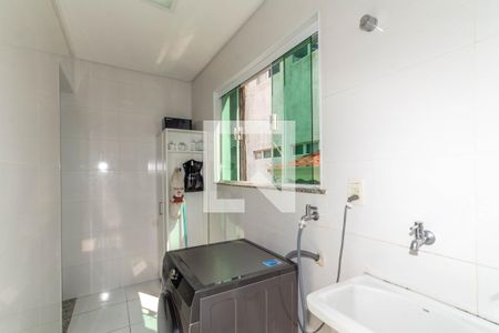 Casa à venda com 212m², 3 quartos e 6 vagas Casa à venda com 212m², 3 quartos e 6 vagasÁrea de Serviço