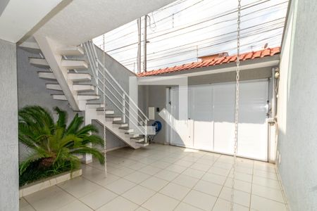 Casa à venda com 212m², 3 quartos e 6 vagas Casa à venda com 212m², 3 quartos e 6 vagasGaragem
