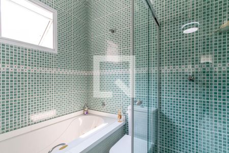 Casa à venda com 212m², 3 quartos e 6 vagas Casa à venda com 212m², 3 quartos e 6 vagasBanheiro da Suíte master