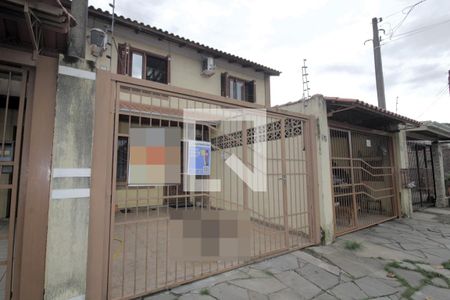 Casa à venda com 80m², 2 quartos e 1 vaga Casa à venda com 80m², 2 quartos e 1 vagaFachada