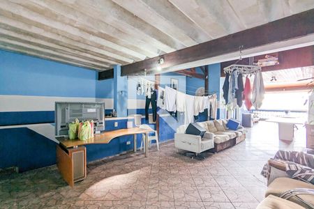 Casa à venda com 125m², 2 quartos e 2 vagas Casa à venda com 125m², 2 quartos e 2 vagasChurrasqueira