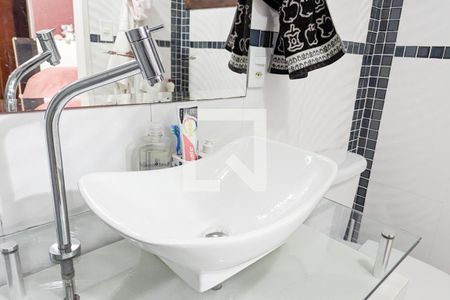 Casa à venda com 125m², 2 quartos e 2 vagas Casa à venda com 125m², 2 quartos e 2 vagasBanheiro da suíte