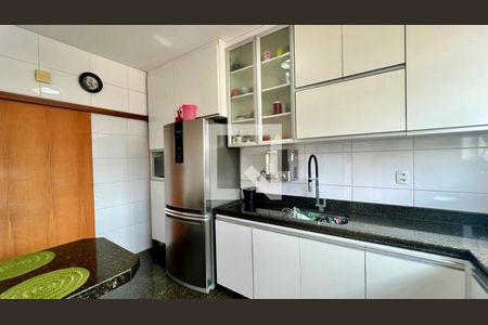 Apartamento à venda com 180m², 4 quartos e 3 vagasCozinha