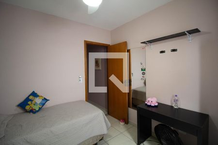Quarto 1 de casa de condomínio para alugar com 2 quartos, 72m² em Vila Carmosina, São Paulo