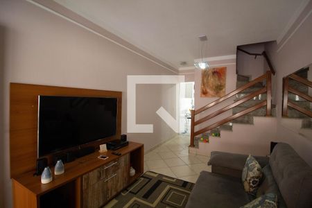 Sala de casa de condomínio para alugar com 2 quartos, 72m² em Vila Carmosina, São Paulo