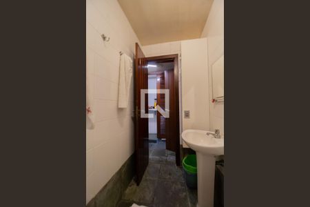 Casa à venda com 550m², 4 quartos e 5 vagasBanheiro de serviço