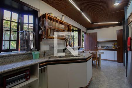 Casa à venda com 550m², 4 quartos e 5 vagasCozinha