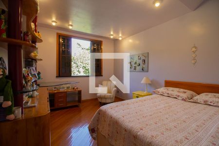 Casa à venda com 550m², 4 quartos e 5 vagasQuarto 2 - Suíte