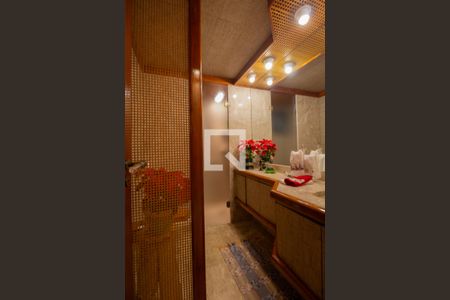 Casa à venda com 550m², 4 quartos e 5 vagasBanheiro 4