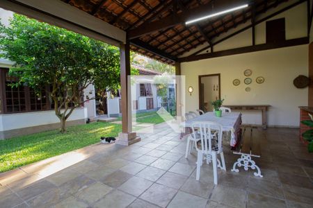 Casa à venda com 550m², 4 quartos e 5 vagasÁrea comum - Churrasqueira