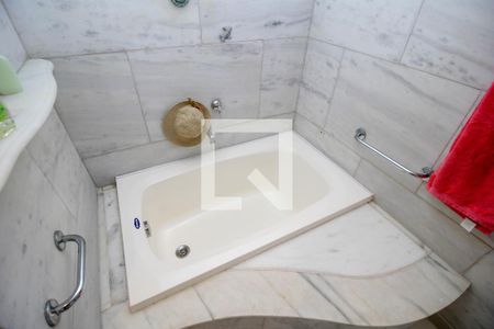 Apartamento à venda com 290m², 4 quartos e 1 vagaBanheiro da Suíte