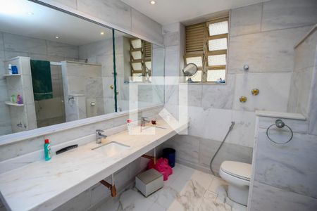 Apartamento à venda com 290m², 4 quartos e 1 vagaBanheiro da Suíte