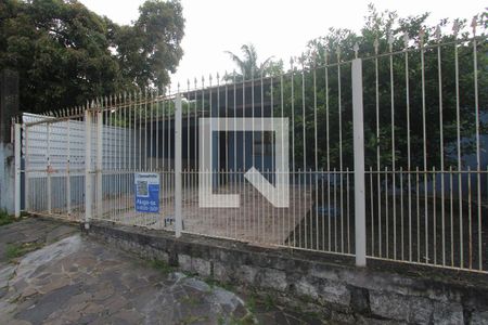 Casa à venda com 240m², 3 quartos e 4 vagas Casa à venda com 240m², 3 quartos e 4 vagasFachada