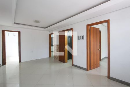Sala de casa à venda com 3 quartos, 240m² em Sarandi, Porto Alegre