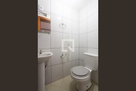 Casa à venda com 240m², 3 quartos e 4 vagas Casa à venda com 240m², 3 quartos e 4 vagasBanheiro social