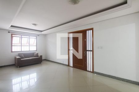 Sala de casa à venda com 3 quartos, 240m² em Sarandi, Porto Alegre