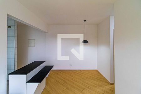 Sala de apartamento para alugar com 2 quartos, 50m² em Jardim Peri Peri, São Paulo