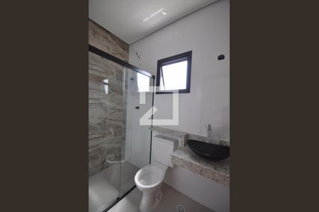 Casa à venda com 110m², 3 quartos e 3 vagasBanheiro da Suíte 3