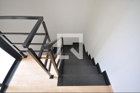 Casa à venda com 110m², 3 quartos e 3 vagasEscada