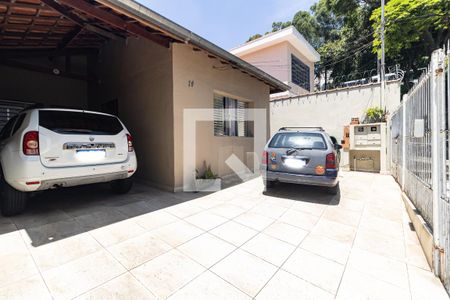 Casa à venda com 252m², 3 quartos e 3 vagas Casa à venda com 252m², 3 quartos e 3 vagasGaragem