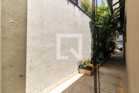 Casa à venda com 252m², 3 quartos e 3 vagas Casa à venda com 252m², 3 quartos e 3 vagasCorredor