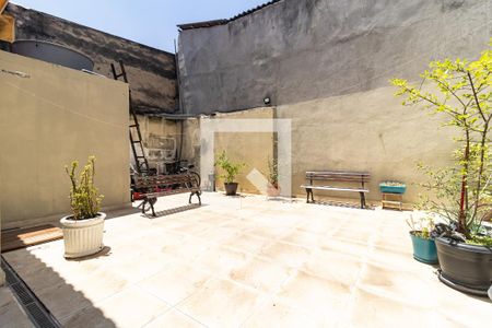 Casa à venda com 252m², 3 quartos e 3 vagas Casa à venda com 252m², 3 quartos e 3 vagasQuintal