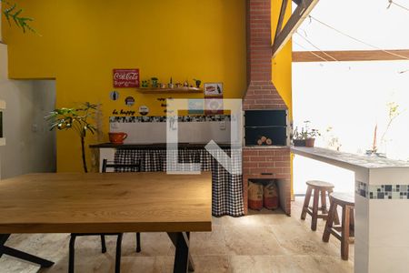 Casa à venda com 252m², 3 quartos e 3 vagas Casa à venda com 252m², 3 quartos e 3 vagasÁrea Gourmet