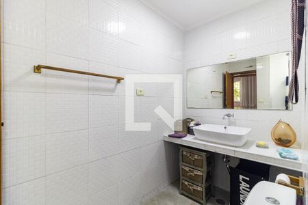 Casa à venda com 252m², 3 quartos e 3 vagas Casa à venda com 252m², 3 quartos e 3 vagasBanheiro