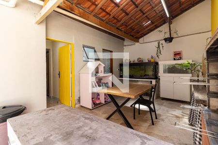 Casa à venda com 252m², 3 quartos e 3 vagas Casa à venda com 252m², 3 quartos e 3 vagasÁrea Gourmet