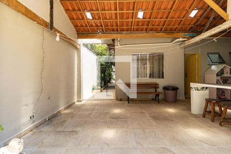 Casa à venda com 252m², 3 quartos e 3 vagas Casa à venda com 252m², 3 quartos e 3 vagasQuintal Coberto