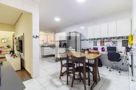 Casa à venda com 252m², 3 quartos e 3 vagas Casa à venda com 252m², 3 quartos e 3 vagasCozinha