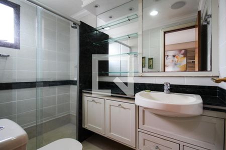 Apartamento à venda com 228m², 4 quartos e 4 vagas Apartamento à venda com 228m², 4 quartos e 4 vagasBanheiro 4