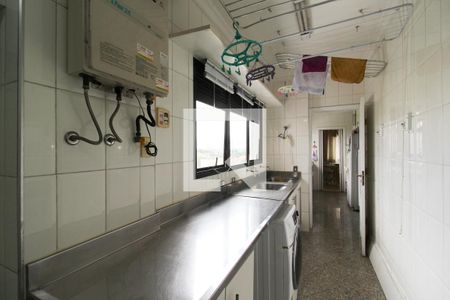 Apartamento à venda com 228m², 4 quartos e 4 vagas Apartamento à venda com 228m², 4 quartos e 4 vagasÁrea de Serviço