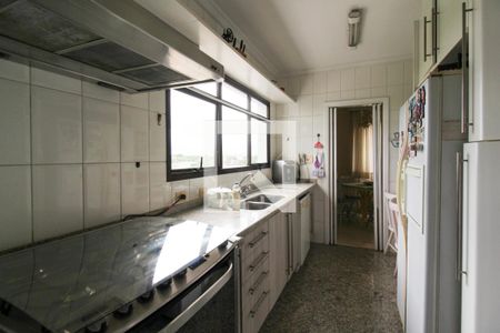 Apartamento à venda com 228m², 4 quartos e 4 vagas Apartamento à venda com 228m², 4 quartos e 4 vagasCozinha