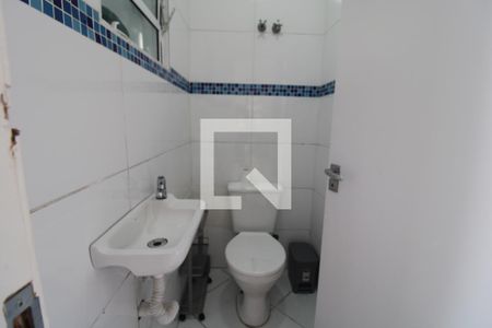 Casa à venda com 245m², 3 quartos e 4 vagasBanheiro de serviço