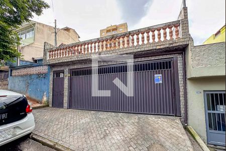 Casa à venda com 100m², 3 quartos e 4 vagasFachada