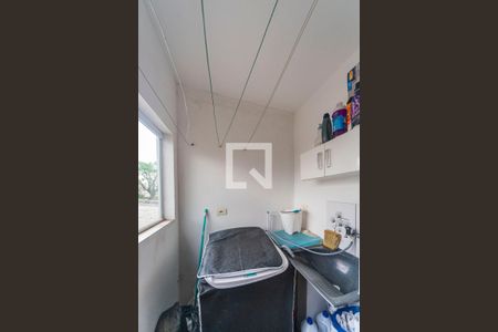 Casa à venda com 100m², 3 quartos e 4 vagasÁrea de serviço 2