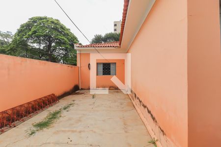 Casa à venda com 200m², 2 quartos e 1 vaga Casa à venda com 200m², 2 quartos e 1 vagaQuintal