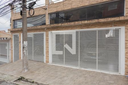 Casa à venda com 380m², 4 quartos e 3 vagas Casa à venda com 380m², 4 quartos e 3 vagasFachada