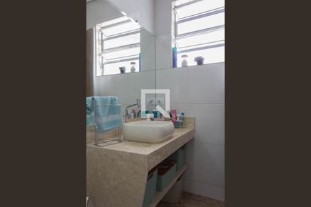 Casa à venda com 380m², 4 quartos e 3 vagas Casa à venda com 380m², 4 quartos e 3 vagasBanheiro da Suíte 1