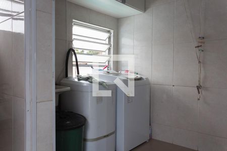 Casa à venda com 380m², 4 quartos e 3 vagas Casa à venda com 380m², 4 quartos e 3 vagasÁrea de Serviço