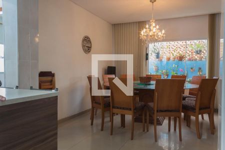 Casa à venda com 380m², 4 quartos e 3 vagas Casa à venda com 380m², 4 quartos e 3 vagasSala de Jantar