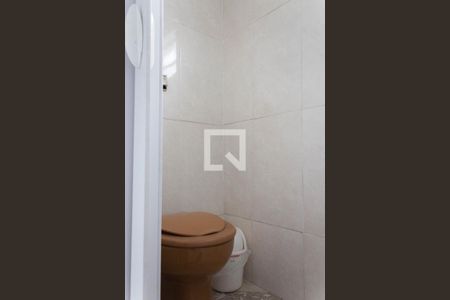 Casa à venda com 380m², 4 quartos e 3 vagas Casa à venda com 380m², 4 quartos e 3 vagasBanheiro de serviço