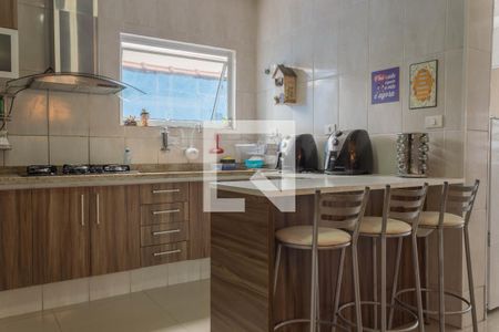 Casa à venda com 380m², 4 quartos e 3 vagas Casa à venda com 380m², 4 quartos e 3 vagasCozinha