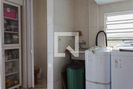 Casa à venda com 380m², 4 quartos e 3 vagas Casa à venda com 380m², 4 quartos e 3 vagasÁrea de Serviço