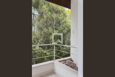 Casa de condomínio à venda com 480m², 5 quartos e 6 vagas Casa de condomínio à venda com 480m², 5 quartos e 6 vagasVaranda da Suíte 2