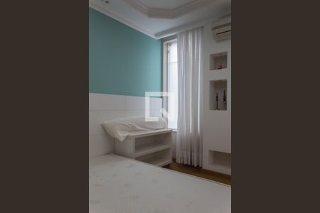 Casa de condomínio à venda com 480m², 5 quartos e 6 vagas Casa de condomínio à venda com 480m², 5 quartos e 6 vagasSuíte 2