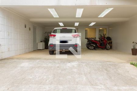 Casa de condomínio à venda com 480m², 5 quartos e 6 vagas Casa de condomínio à venda com 480m², 5 quartos e 6 vagasGaragem