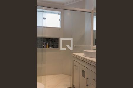 Casa de condomínio à venda com 480m², 5 quartos e 6 vagas Casa de condomínio à venda com 480m², 5 quartos e 6 vagasBanheiro da Suíte 3