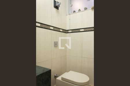 Casa de condomínio à venda com 480m², 5 quartos e 6 vagas Casa de condomínio à venda com 480m², 5 quartos e 6 vagasLavabo